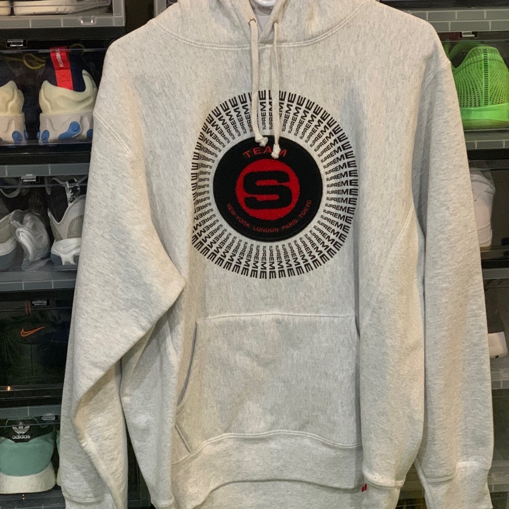 Supreme hoodie - Picture 3 of 6